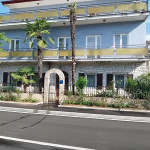 Pensjonat & Soba Skarica